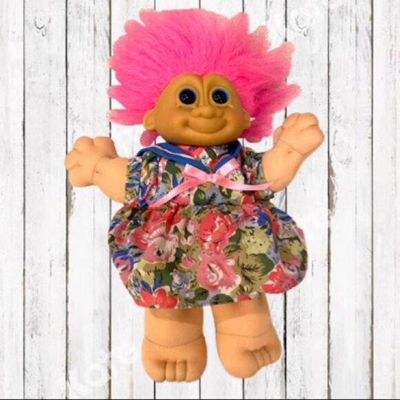 Vintage Russ Berrie LARGE Troll Kidz Soft Body Girl Doll Dress Pink Hair 9 “ - Picture 10 of 11